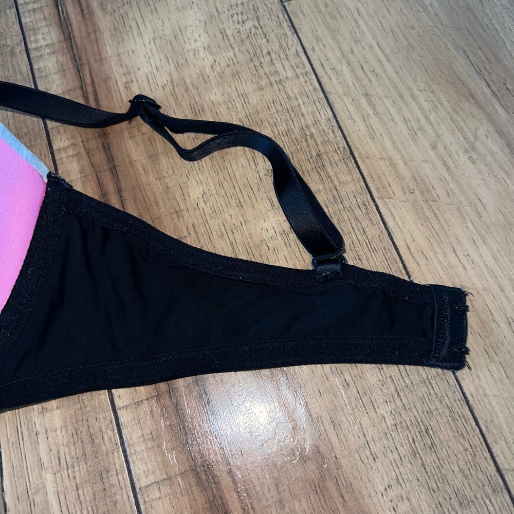 Pink bra - Picture 6 of 8